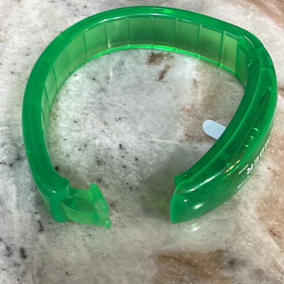 NEW Disney Vacation Club Members DVC Light Up Flashing Bracelet MOONLIGHT MAGIC - Picture 5 of 6